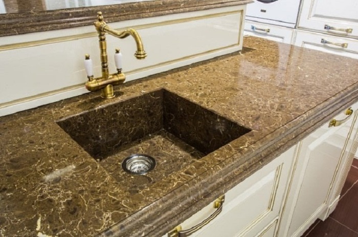 Thiết kế nội thất phòng bếp sang trọng với đá ốp mặt bếp đẹp Thiết kế nội thất phòng bếp sang trọng với đá ốp mặt bếp đẹp