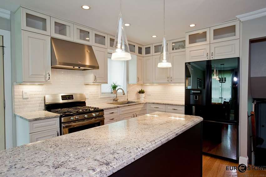 Thiết kế nội thất phòng bếp sang trọng với đá ốp mặt bếp đẹp Thiết kế nội thất phòng bếp sang trọng với đá ốp mặt bếp đẹp