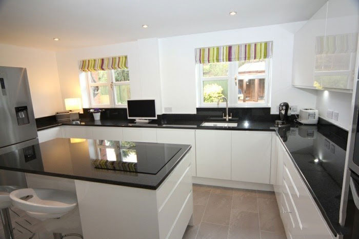 Thiết kế nội thất phòng bếp sang trọng với đá ốp mặt bếp đẹp Thiết kế nội thất phòng bếp sang trọng với đá ốp mặt bếp đẹp